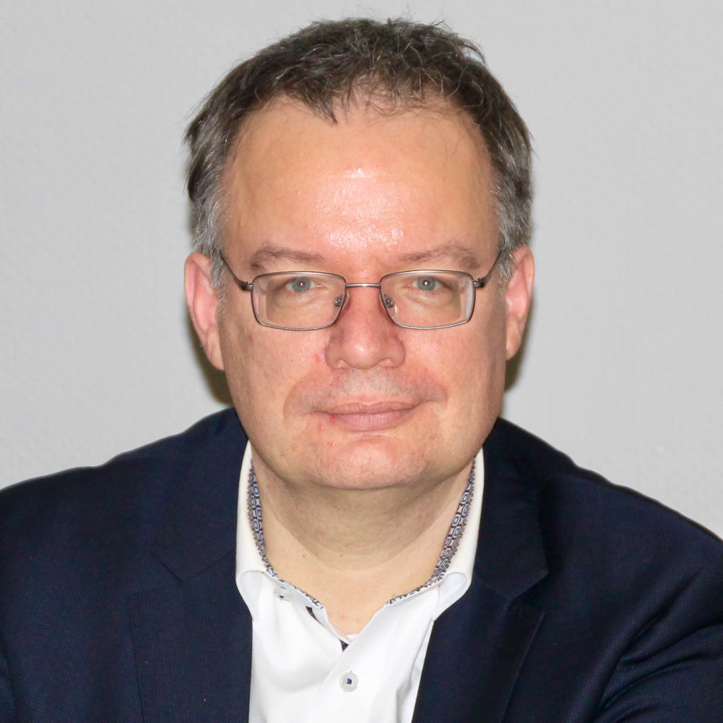 Mirko Schmidt Mirko Schmidt - Vorstandsmitglied der Stiftung Bausteine für Bildung