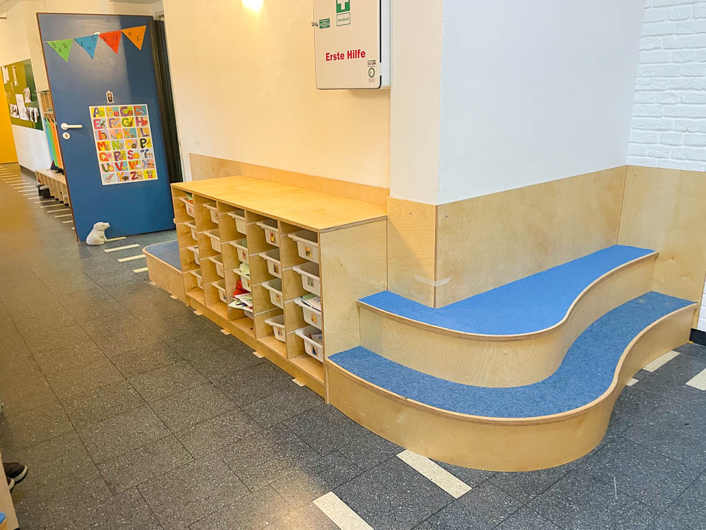 Neuer Eingangsbereich der Kindertagesstätte St. Theresia in Münster Neuer Eingangsbereich der Kindertagesstätte St. Theresia in Münster